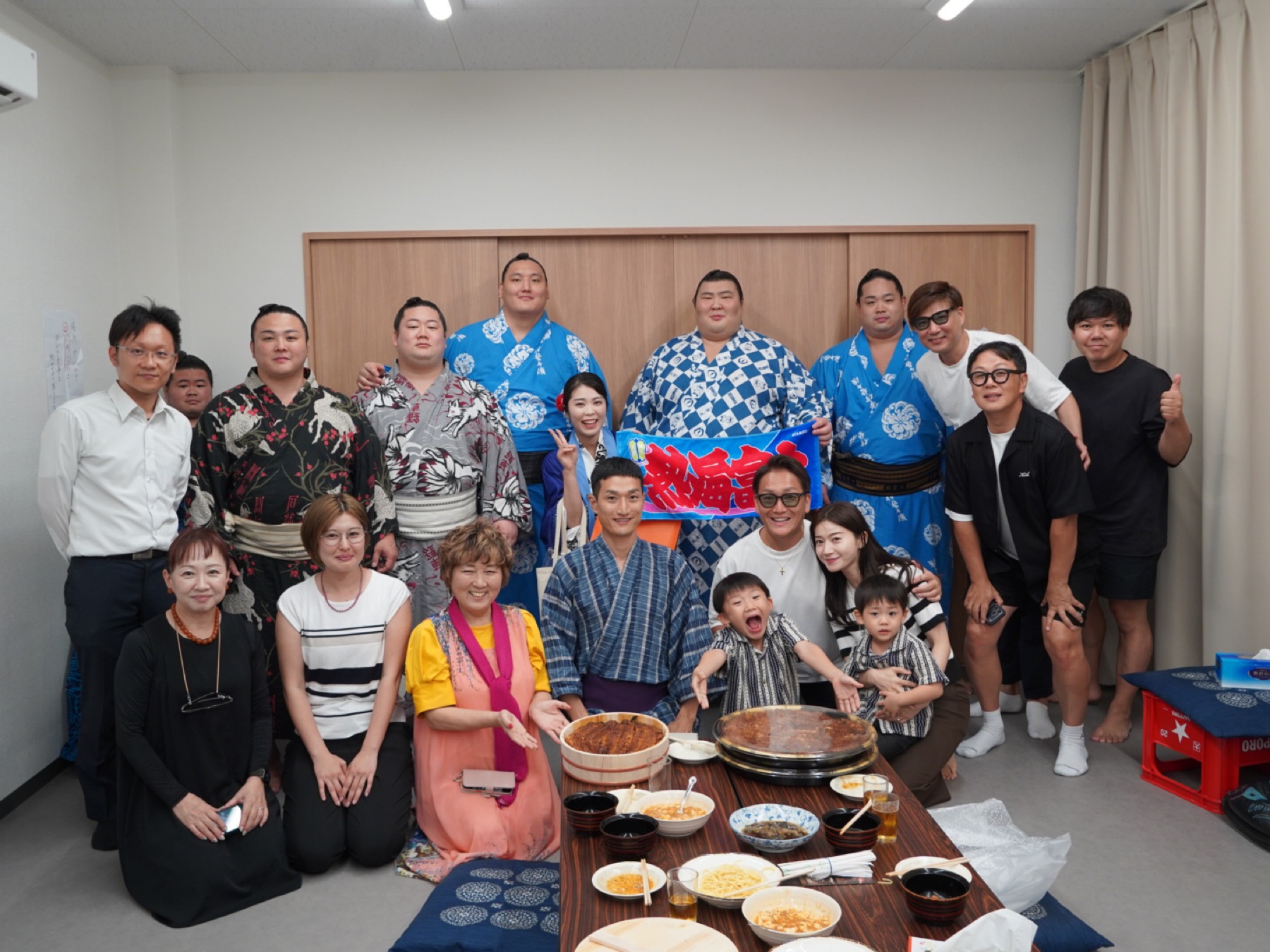 伊勢ヶ濱部屋 名古屋稽古場にて力士の皆さんと